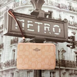 Coach F58033 Corner Zip Wristlet In Signature Canvas